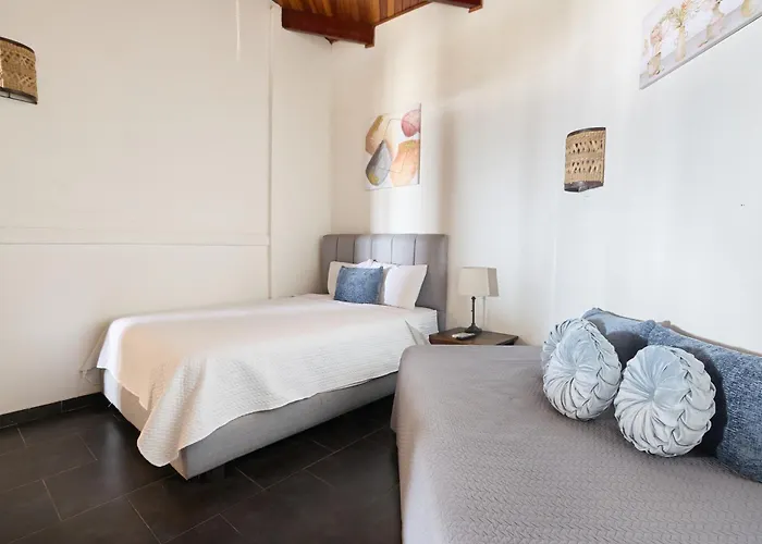Hotel Perla De La Playa Beachfront *