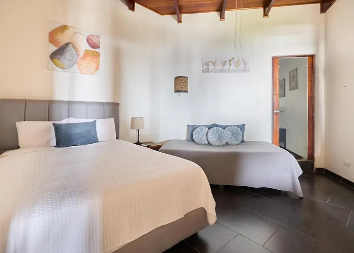Perla De La Playa Beachfront *