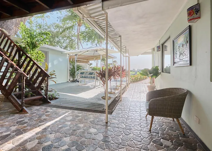 Perla De La Playa Beachfront Hotel Tamarindo