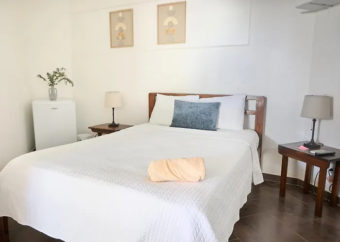 Perla De La Playa Beachfront Hotel