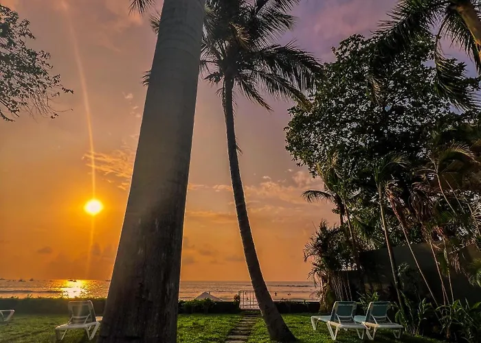 Perla De La Playa Beachfront *